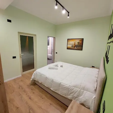 Feel At Ap1 * تيرانا